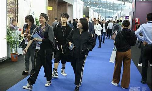 现在深圳天气穿什么衣服_现在深圳天气穿什么